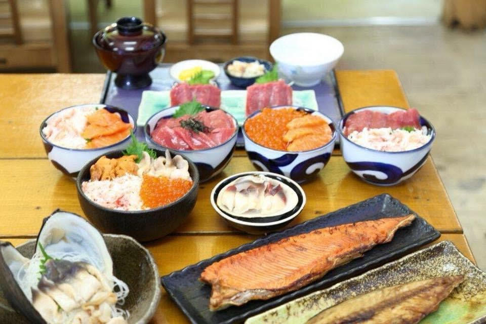 ぷらっと食堂【11/28～期間限定で鯨料理も提供中！】