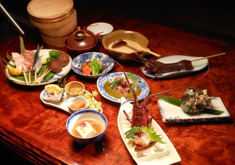 隠れ屋敷　典膳